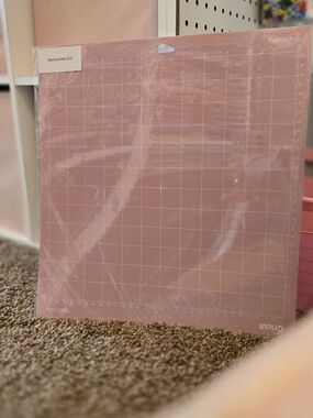 Cricut FabricGrip Cutting Mat in Dusty Pink